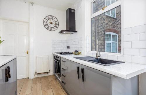 3 Bedrooms & 2 Showers - Home From Home - Foto 9