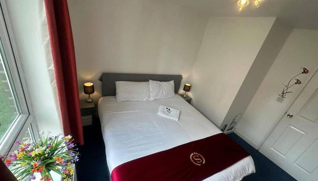 2 Bed Flat - Sleeps 4 - Parking - Wifi - Foto 3, Habitación