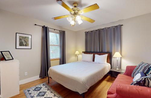 Four Bedrooms & a Beach - Photo 20