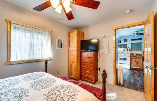 Hike, Fish and Relax Cabin 4 Mi to Lake Estes! - Foto 13