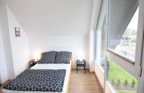 Cottage by Kiedrowickie Lake With Boat Access - Foto 12