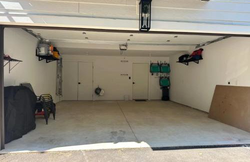 Luxe by the Lake - Pool Access - Photo 59