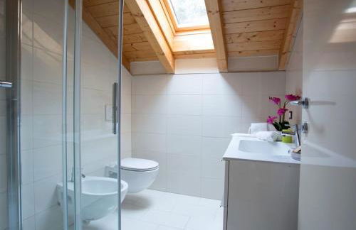 Sala Comacina Residence Apartment 5 - Sleeps up to 10 by Italian Apartments - Foto 33