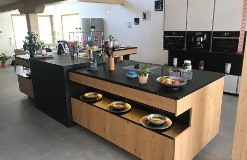 Exklusives Wohnen im Herzen Bayerns - Luxuriöses Haus mit Dachterrasse und Whirlpool, nahe Passau - Foto 1