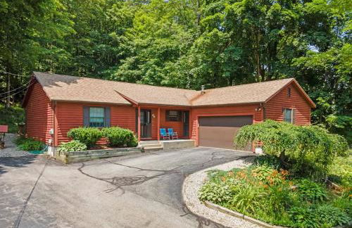 Tranquil 3BR Retreat Game Room Deck Beach Pass - Foto 1