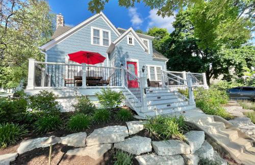 Walk Downtown & River Stylish Cozy Stay w Huge Porch - Foto 18