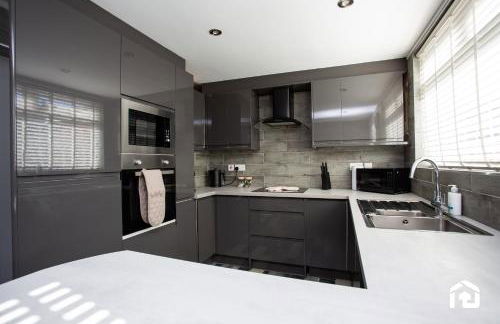 Modern 3-Bedroom Retreat - Foto 13