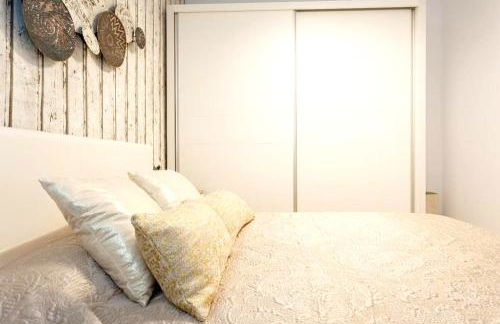 precioso piso en playa caleta - Foto 16