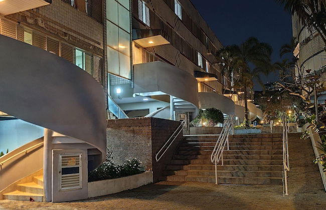 Pé na areia do Guarujá - Praia do Tombo (F) - Foto 68