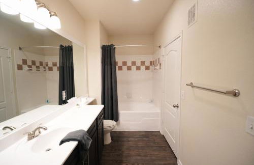 Charming 2 bedroom, 2 bath apartment - Foto 21