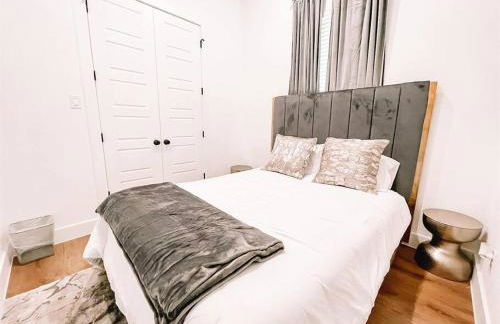 Pet Friendly Stylish 4 Bedroom home Close to All - Foto 3