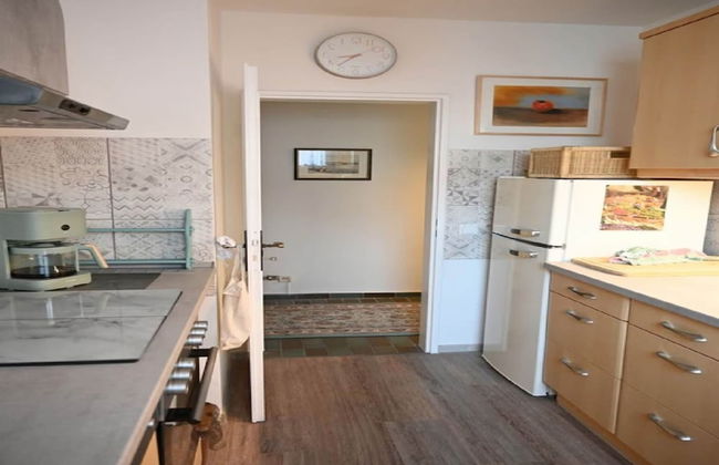 Vintage Style Apartment With Balcony/terrace - Photo 7