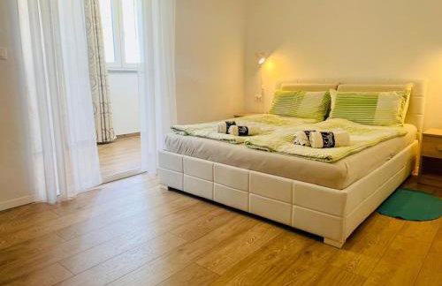 Boutique Apartment with Private Heated Pool - Photo 19