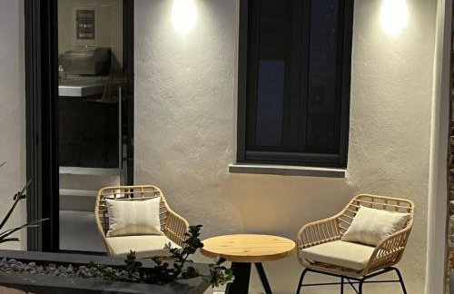 Venetian gem in neapolitan with private courtyard - Photo 18