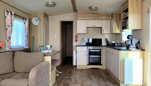 St Osyth- Sleeps8-freeparking-wifi-holidaypark - Foto 3