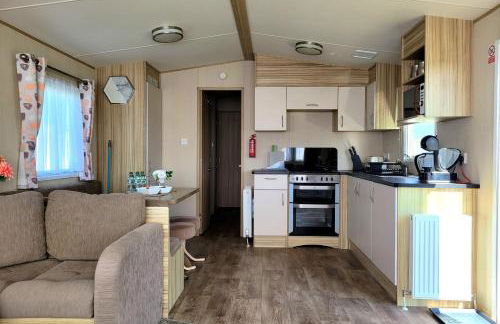 St Osyth- Sleeps8-freeparking-wifi-holidaypark - Foto 3