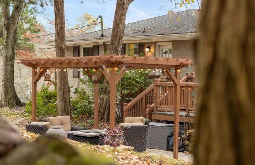 Hillside Hot Tub Hideaway! King Bed / Fire Pit - Foto 38