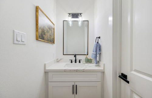 3BD Central Stay | BBQ, Games & Backyard Fun - Foto 50