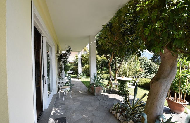 Chalet by Lake Maggiore With Garden Views - Photo 16