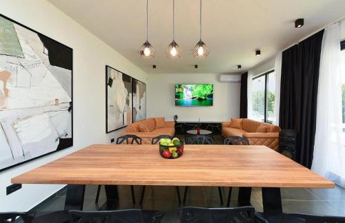 Spacious Villa With Pool and Garden in Stokovci - Foto 64