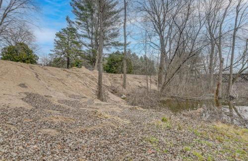 Charming and Cozy Cabin Near Lake Champlain! - Foto 25