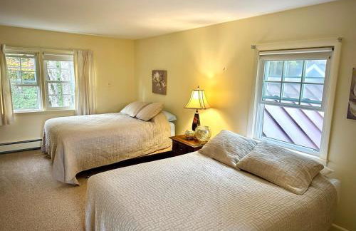 Pet-friendly Rustic Mtn Home PLUS Apt - Foto 8