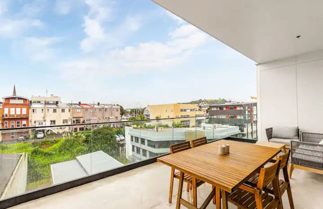 Modern Living In Prime Location! - Foto 7