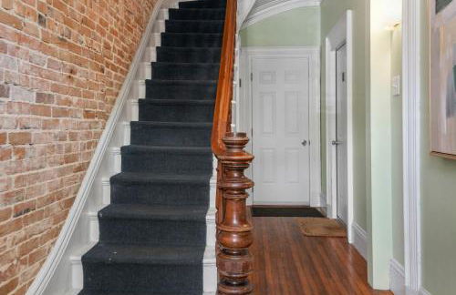 Stylish Downtown Condo in a Historic Landmark Home - Foto 6