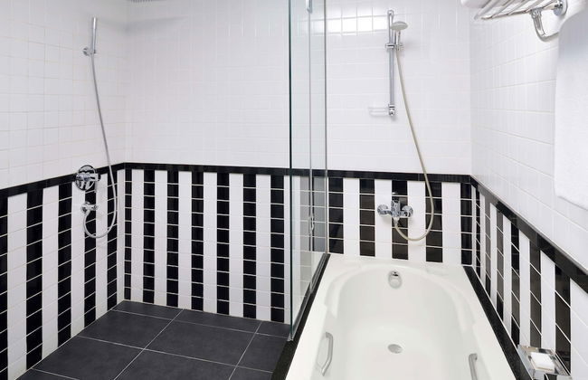 Movenpick Hotel Apartments Al Mamzar Dubai - Photo 20