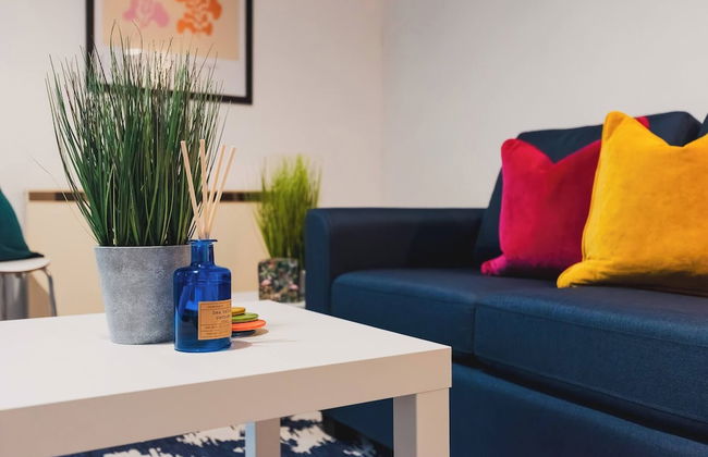 Sleek City Getaway - Walkable & Free Parking - Foto 6