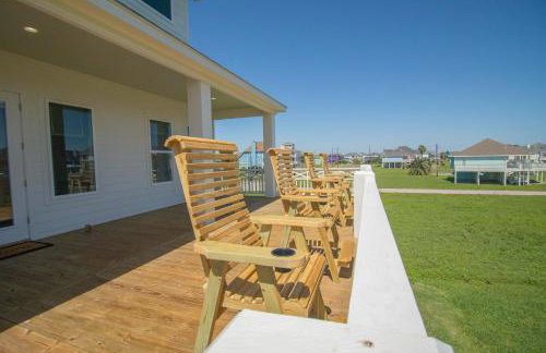 4BR Beach Haven - Deck, Gourmet Kitchen, Tiki Bar Fun - Foto 58