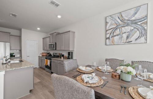 Luxurious 4-Bed Home with Pool Table & Nearby Pool - Foto 18