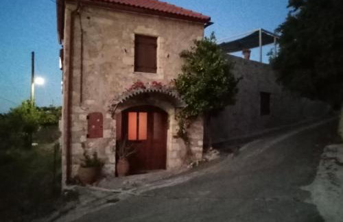 Charmante maison crétoise à Embrosneros - Photo 2