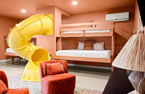 Pickleball & Mini Golf Karaoke Game Room - Foto 2