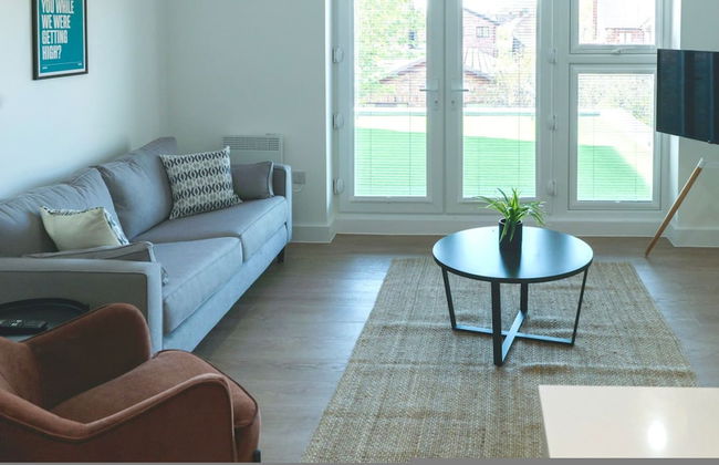 Luxury Manchester Apartment - Blue - Photo 1