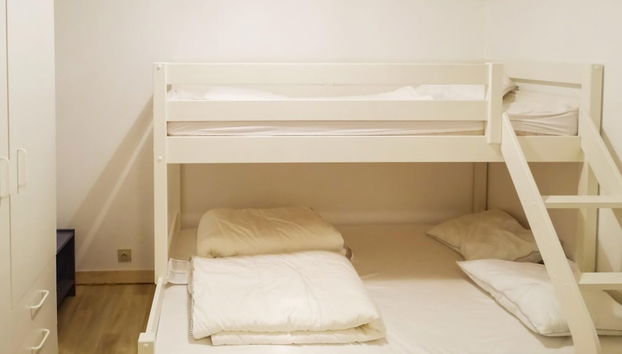 Seaside Getaway w/ Balcony - Foto 2, Habitación