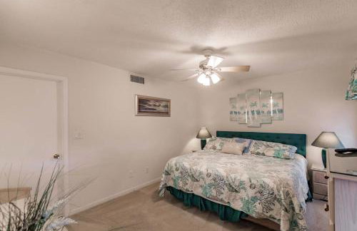 1042 PL Escape to Paradise Second Floor Condo - Foto 14