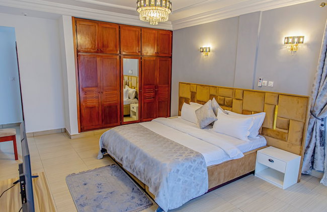 G&G Residency - Photo 9