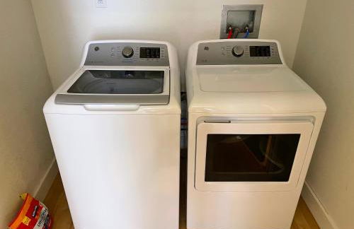 Lou-City Penthouse Suite! Savor Life with Hollyhock - Photo 6