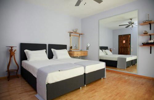 Six Steps From The Forest - Photo 56