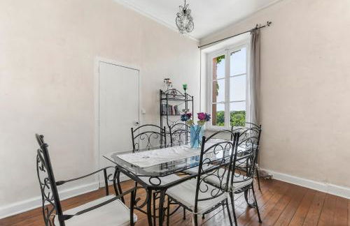 Les Bellevue Cité "3 Apartments, 1 with Garden & Private Parking, Aircon, WiFi, Free Public Car Park, 1 km from Cité" - Foto 26