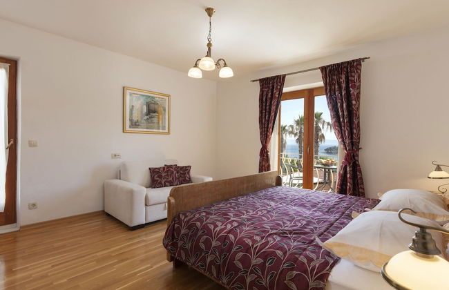 Villa in Sumartin Near the Beach & Ferry Port - Foto 3