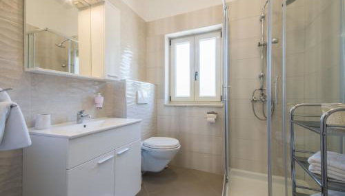 Villa Lavanda, a luxury Villa with Private Pool, 2km to Beach - Foto 5, towels, Shower