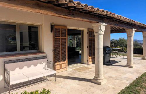 VILLA L'ESTEREL AVEC PISCINE VUE MER -MANDELIEU 06210- 6 Pers - Foto 5