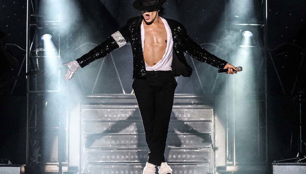 Un des acteurs de la troupe