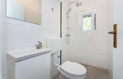 3 Bedroom Awesome Home In Rastevic - Foto 38