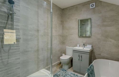 2 Bed in Lixwm 88028 - Photo 18