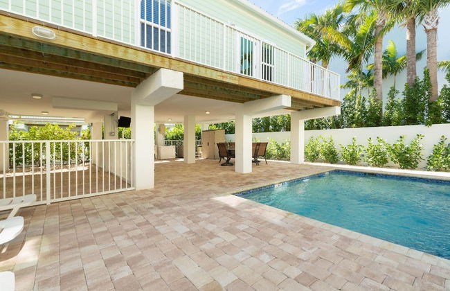 1 Beautiful 4 Bed 3 Bath Pool Home w Free Dock - Foto 19