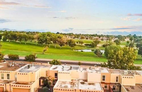 The Plaza - An Irvie Home w Summer Pool - Photo 38