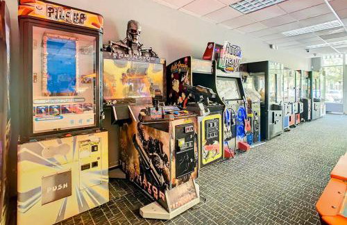 Lion King-themed condo near Disney, Sea World, Universal and OCCC with pool, spa, restaurants, shuttle, private balcony, and the BEST view of fireworks shows - Foto 44